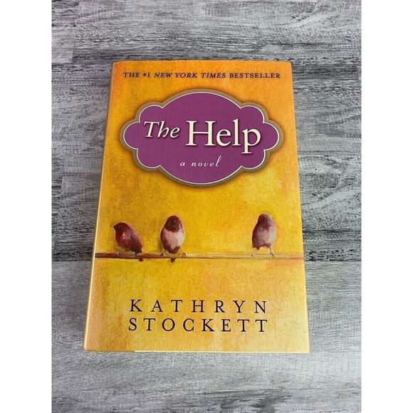 The Help By Kathryn Stockett Paperback Novel - Picture 1 of 3
